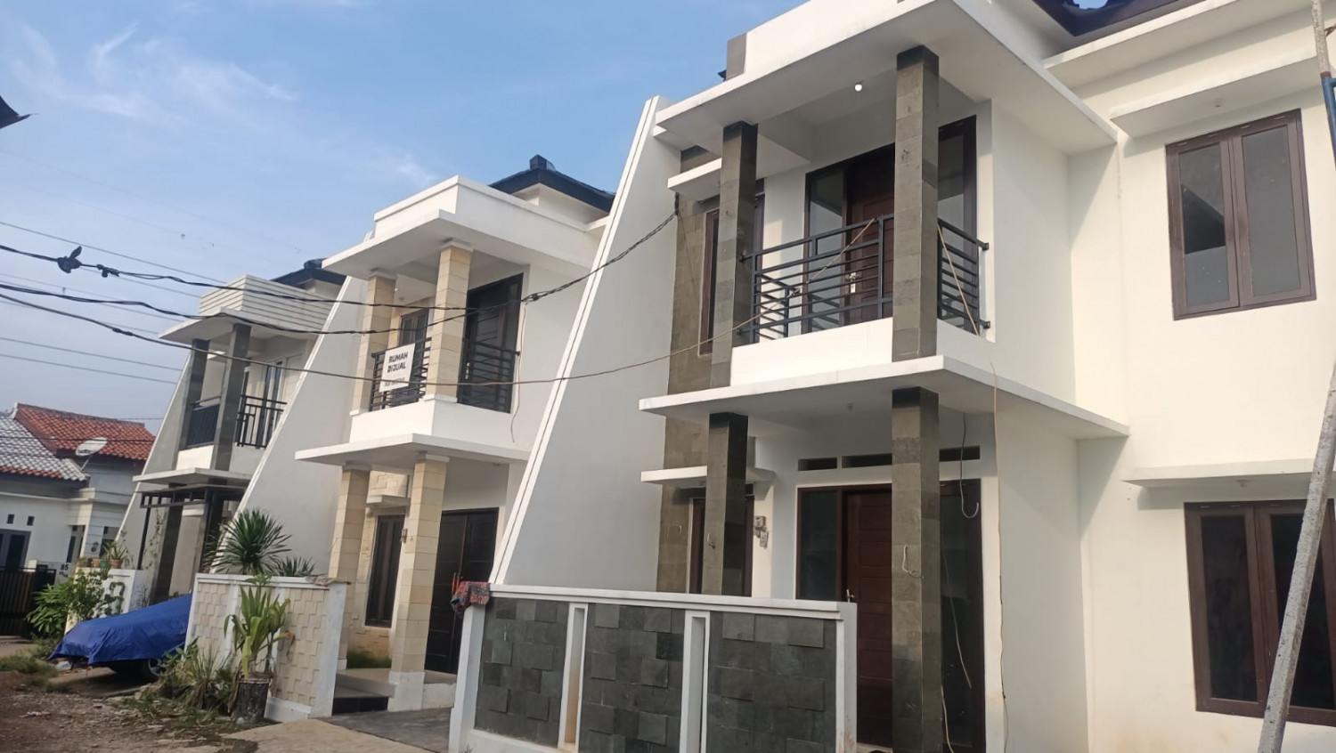 Rumah Jatimekar tampak samping (2).jpeg