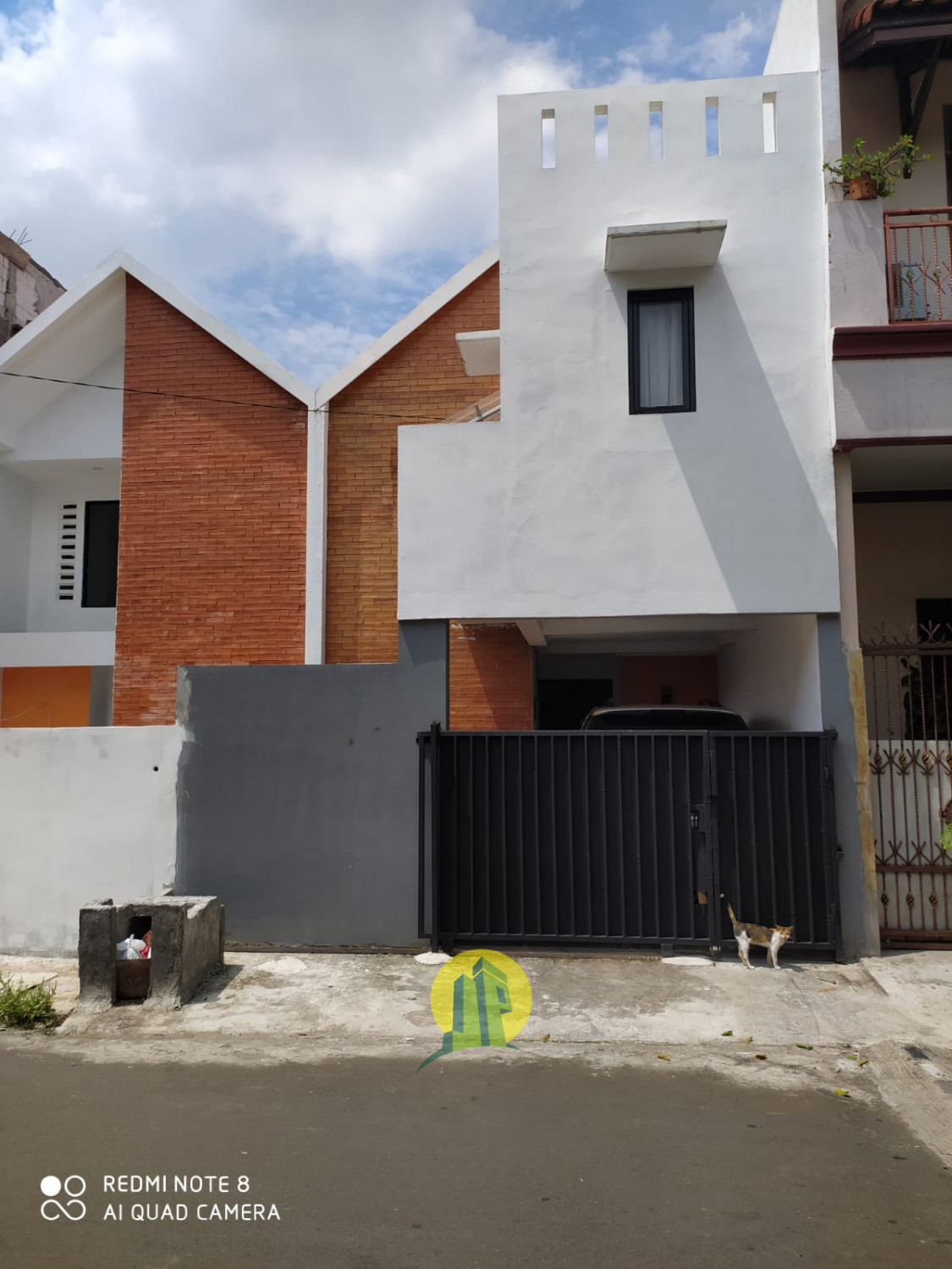 Rumah 2 lantai Siap Huni Dalam Komplek Dekat Busway Puri Beta