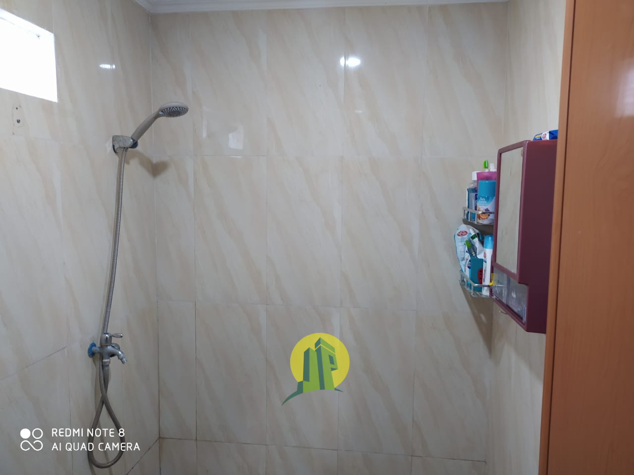 Rumah 2 lantai Siap Huni Dalam Komplek Dekat Busway Puri Beta