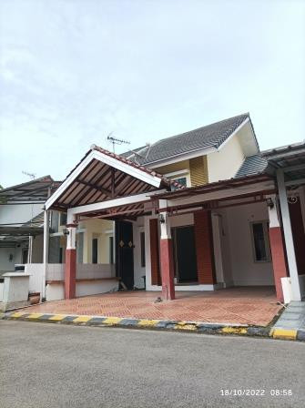 tampak depan rumah Cluster Metropolis Galuh Mas Karawang