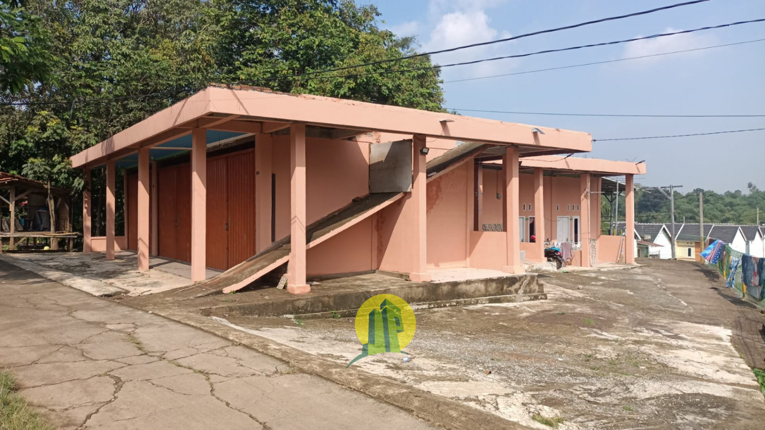 RUMAH DAN RUKO DI JUAL