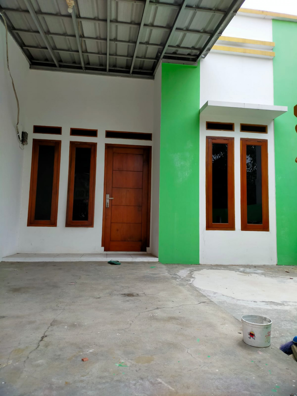 tampak dpn rmh siap huni di villa gading harapan.jpeg