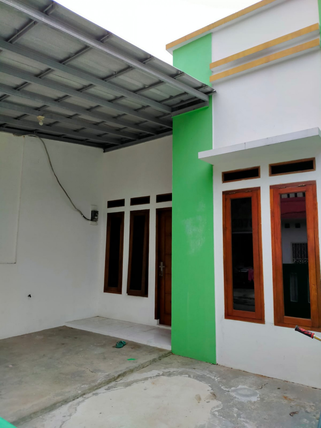 tmpk samping rmh siap huni di villa gading harapan.jpeg