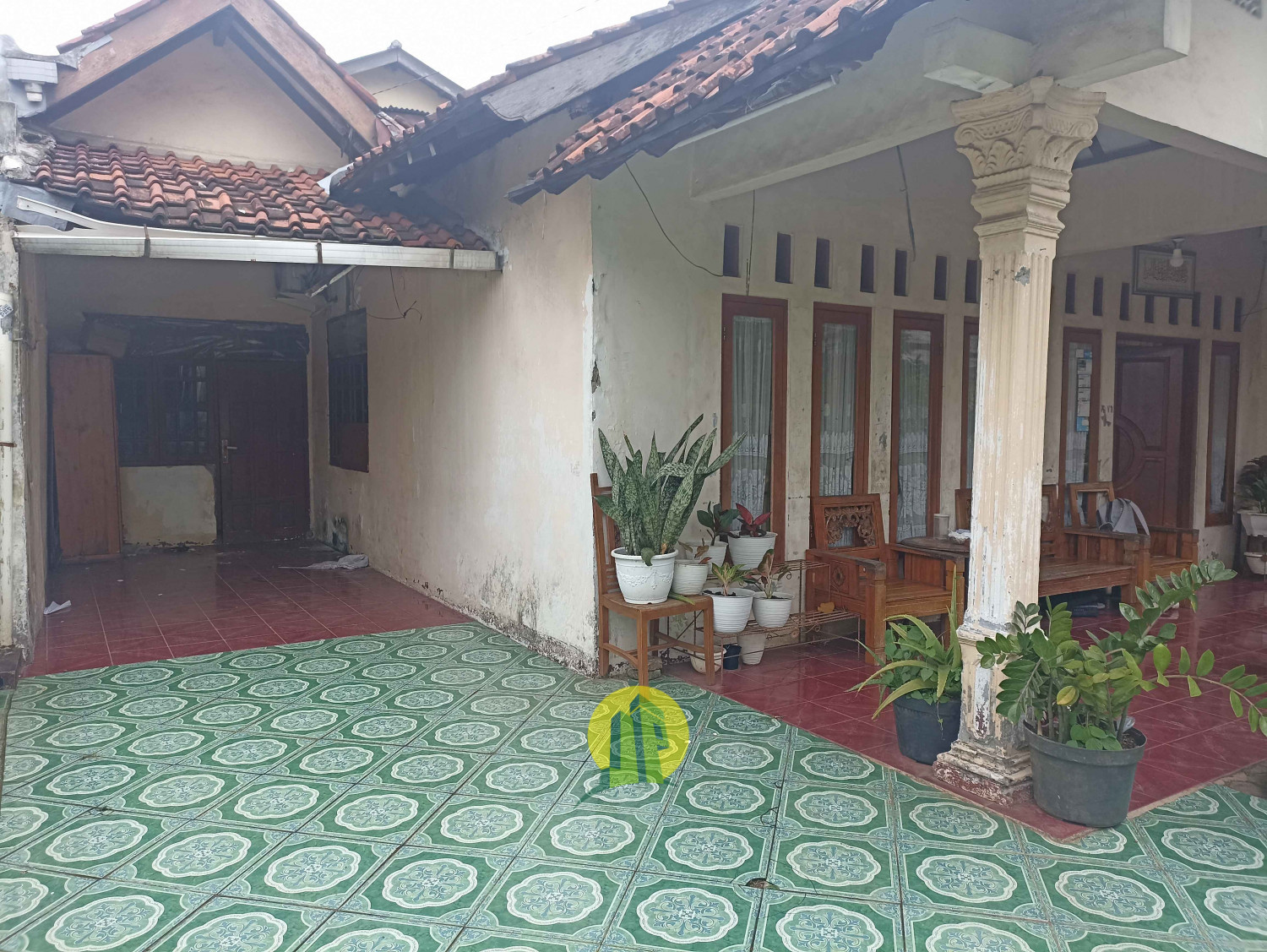 teras dan garasi