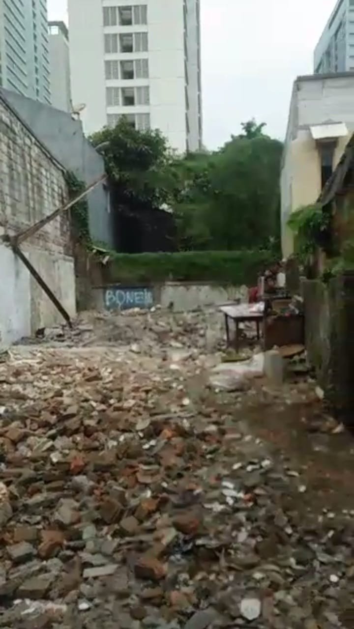 tampak dari belakang tnh strategis di jaksel.jpeg