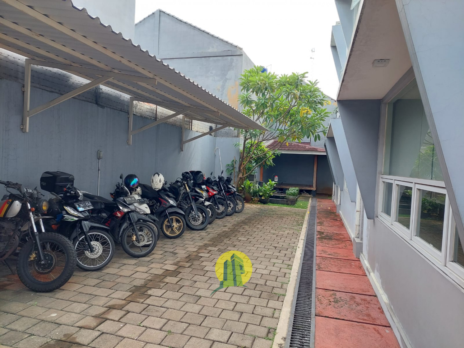dijual cepat Gedung kantor siap pakai TB Simatupang Jakarta Selatan