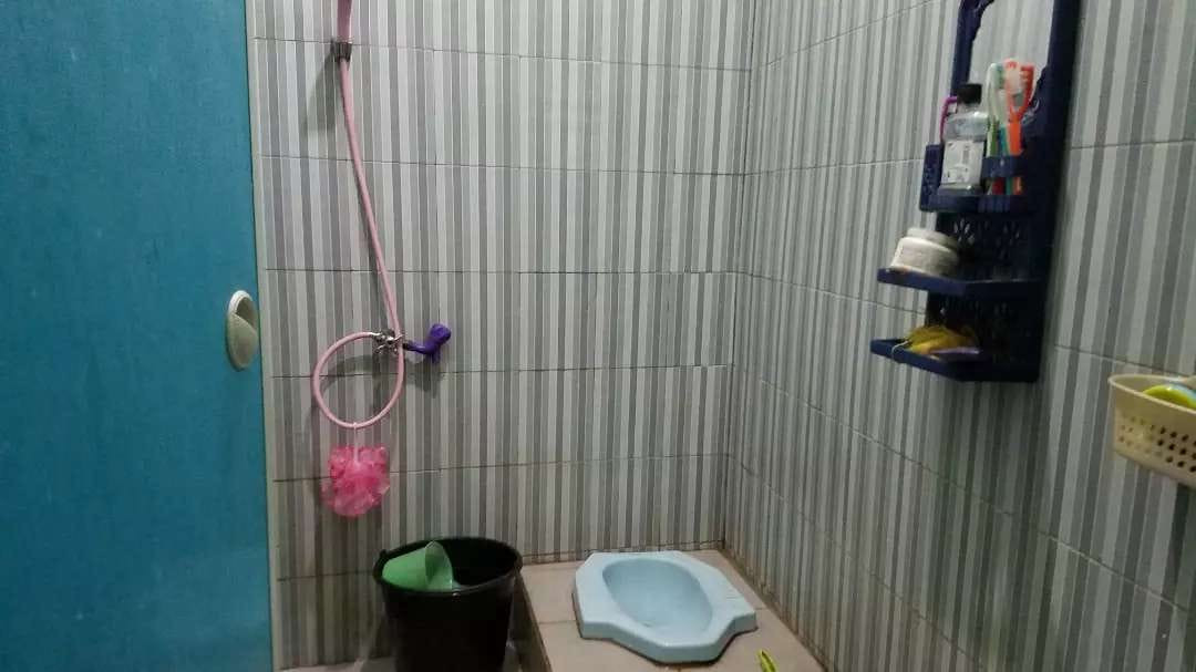 toilet ruko dan tmp tinggal di curug tangerang.jpeg