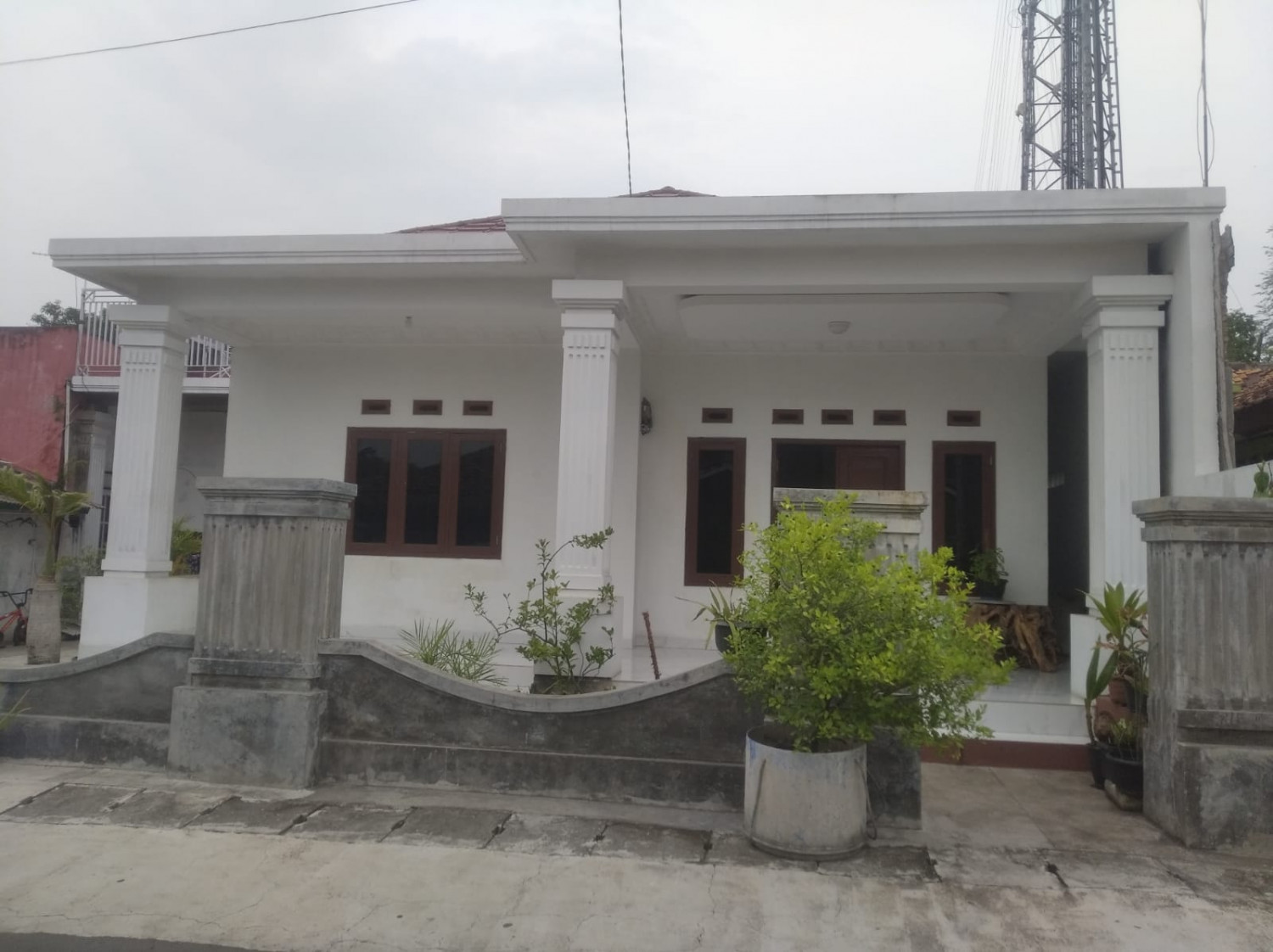 Rumah+kos-kosan depan kopassus.jpeg