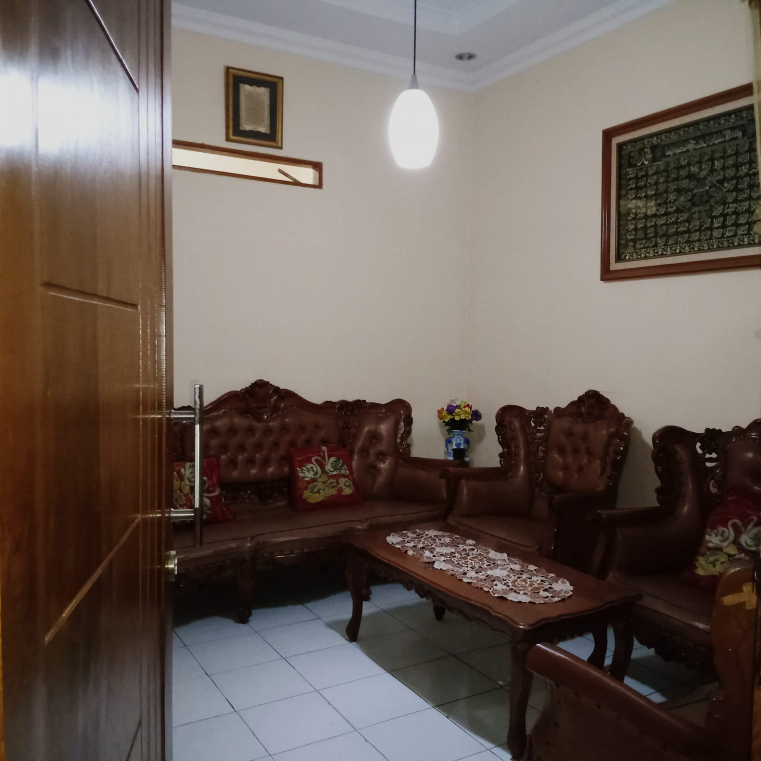 ruang tamu rmh 2lt di jaktim.jpeg