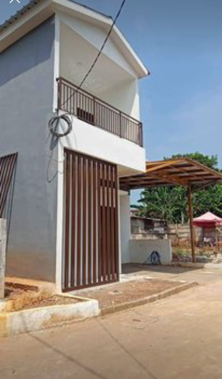 tampak samp kanan rmh mewah 2lt di tapos depok.jpeg