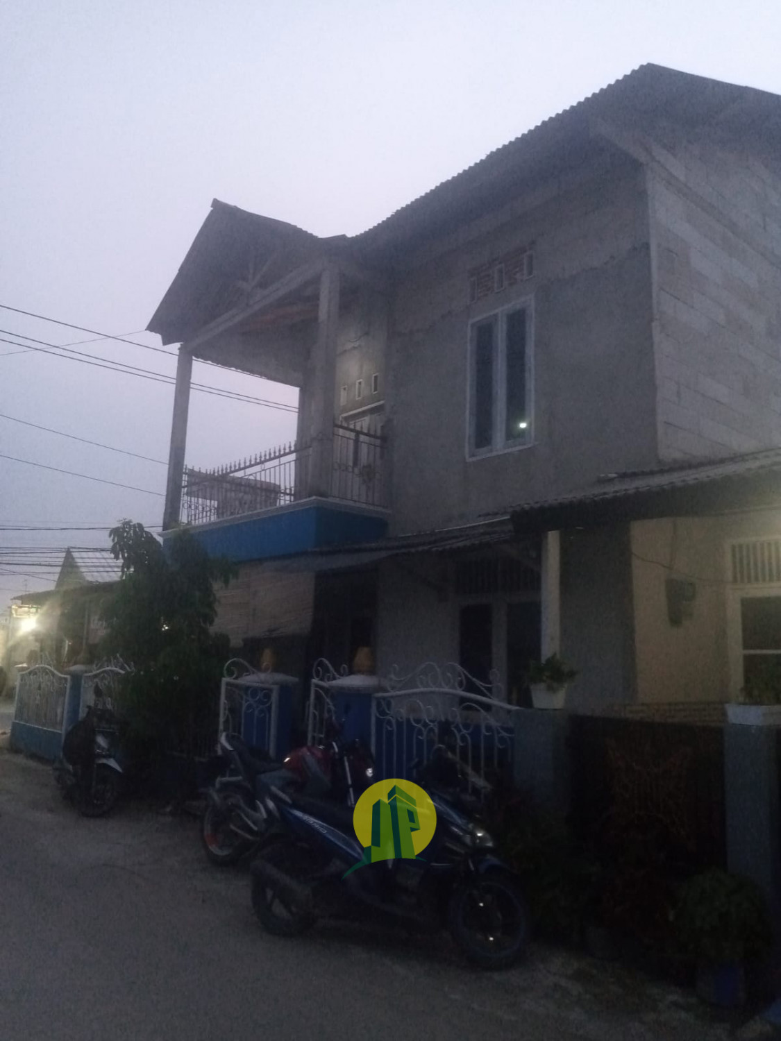 Rumah 2 Lantai Karang Satria 1.jpeg