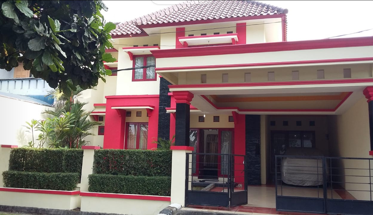 tampak depan rmh second di kemang pratama pekayon bekasi.jpeg