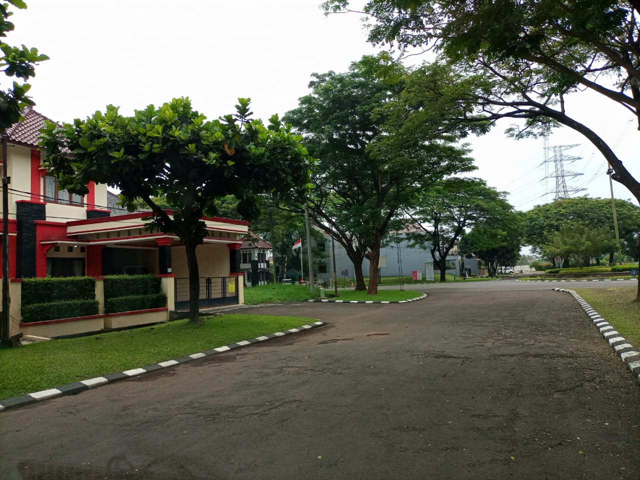 tampak samp rmh second di kemang pratama pekayon bekasi.jpeg
