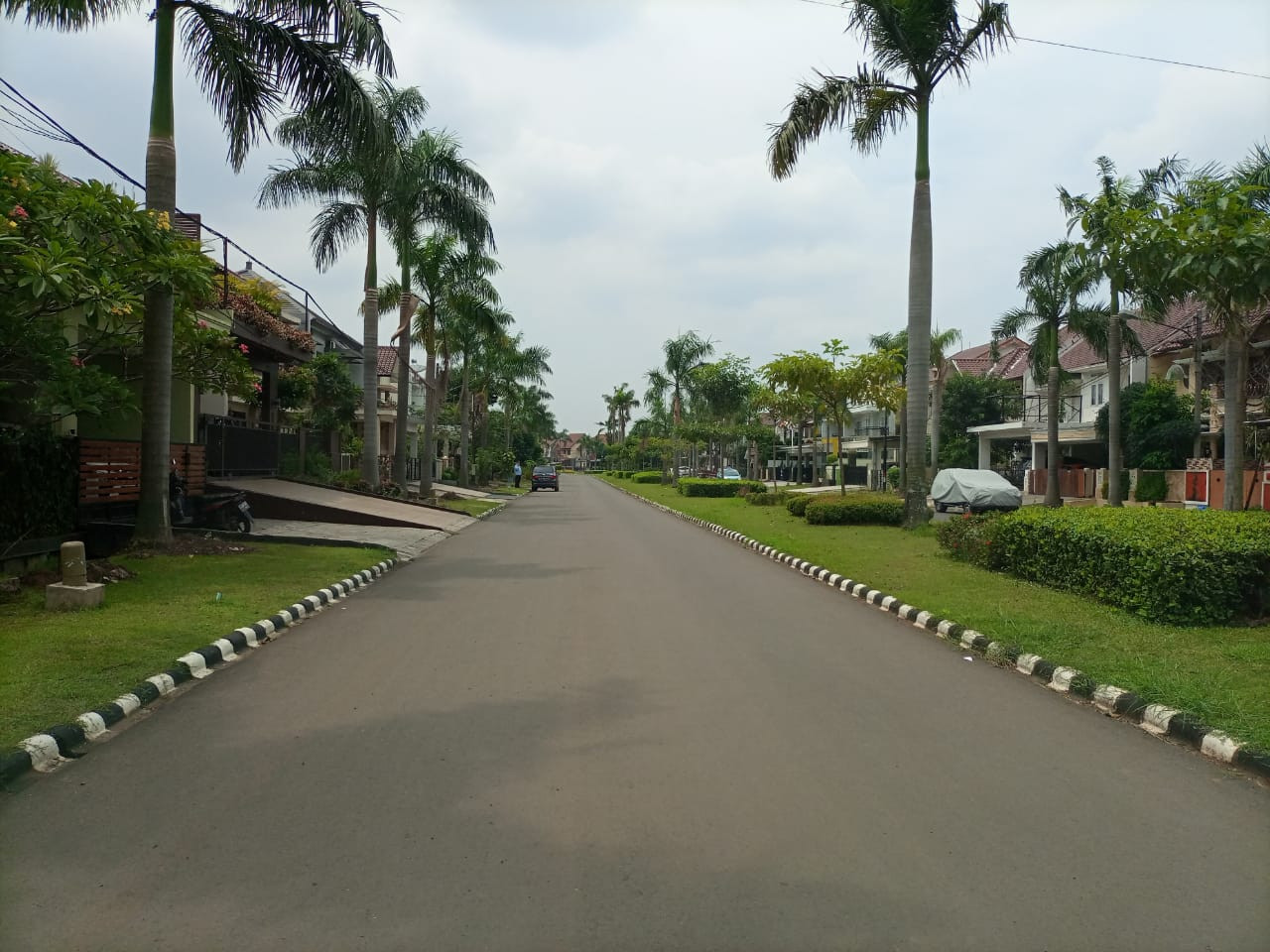 akses jalan ukuran 2 mobil rmh second di kemang pratanma pekayon bekasi.jpeg