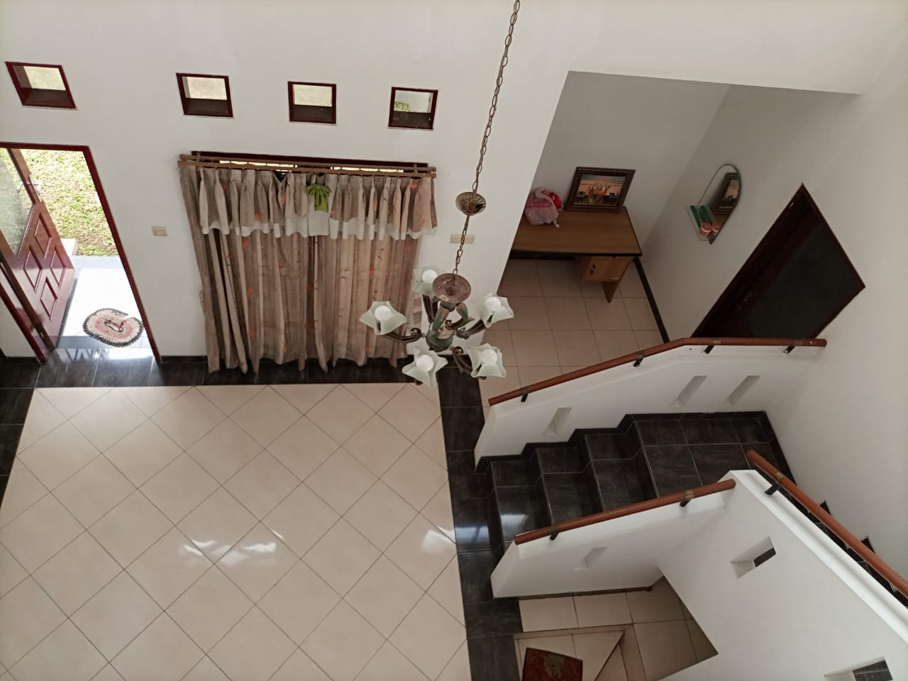 tangga too rmh second di kemang pratama pekayon bekasi.jpeg