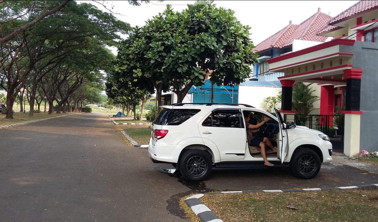 jalan dpn rmh second di kemang pratama pekayon bekasi.jpeg