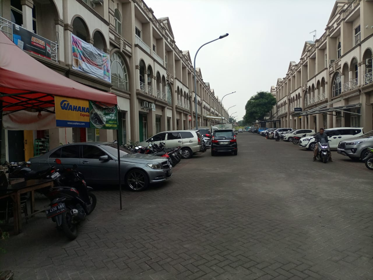 row jalan dijual ruko grand galaxy di grand galaxy bekasi.jpeg