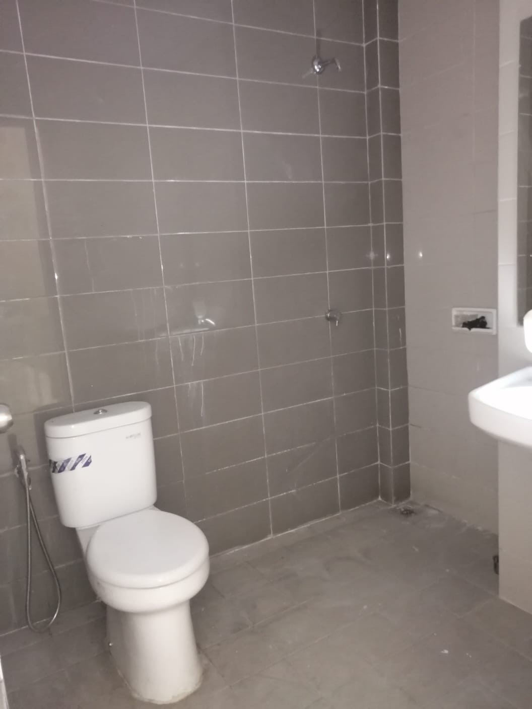 toilet dijual ruko grand galaxy di grand galaxy bekasi.jpeg