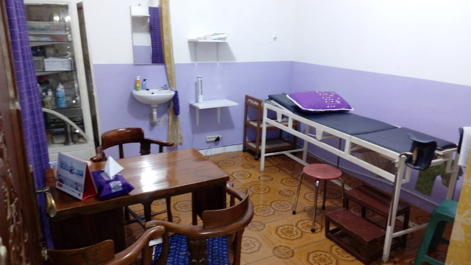 ruang praktek rmh second di cipinang besar selatan jaktim.jpeg