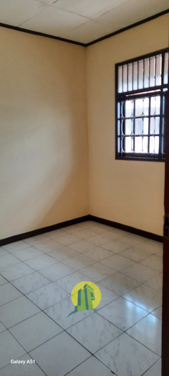 Rumah Jakarta Timur 5.jpeg